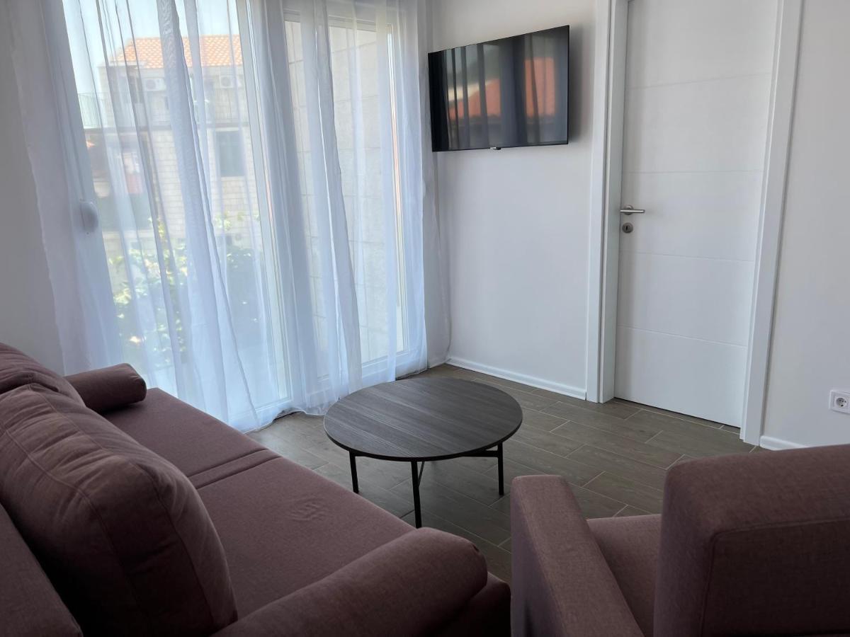 Madamik Apartments Bijela Extérieur photo